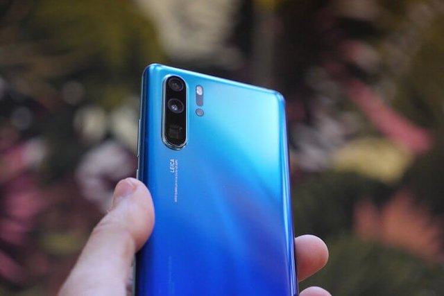 В камерах Huawei P30 Pro недостает двух ключевых функций, и вот почему