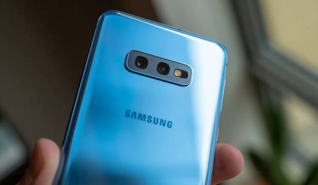 Цена на Galaxy S10e в России опустилась на 20% в первую неделю продаж