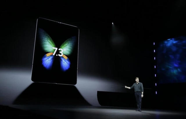 Galaxy Fold разобрали за два дня предзаказов, несмотря на цену