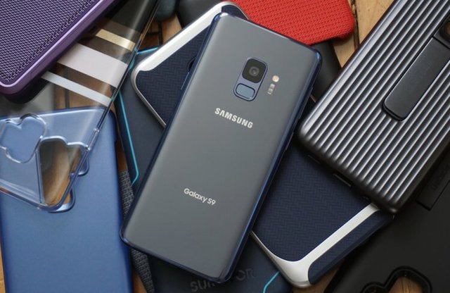 Российские ритейлеры обрушили цены на Galaxy S9 в преддверии релиза Galaxy S10