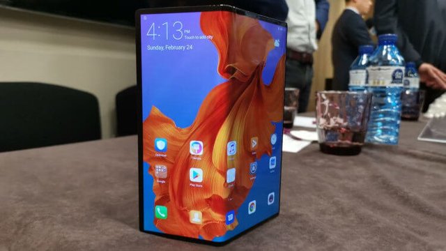 Huawei рассказала о проблемах складного Mate X