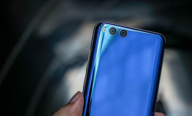 Мужайтесь: Xiaomi Mi 9 получит устаревший дизайн